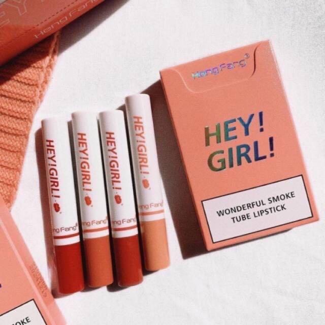 4-in-1 Trending Lipstick Set β Cigarette-Shaped Matte Lipsticks, Long-Lasting, Easy to Apply, Non-Sticky & Fade-Resistant Lip Gloss for Makeup Lovers