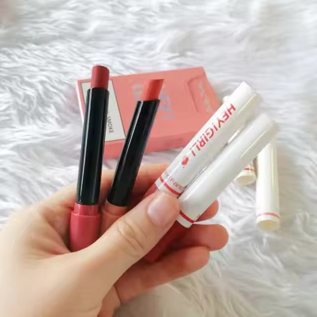 4-in-1 Trending Lipstick Set β Cigarette-Shaped Matte Lipsticks, Long-Lasting, Easy to Apply, Non-Sticky & Fade-Resistant Lip Gloss for Makeup Lovers