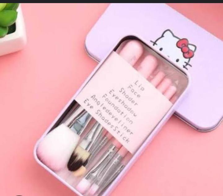 7 PCs Kitty Style Brushes Makeup Brush Set | Complete Brush Kit for Professional and Beginner (Pink Color)